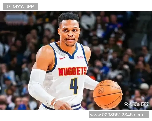 拉塞尔威斯布鲁克的篮球传奇之路与个人成长历程探讨