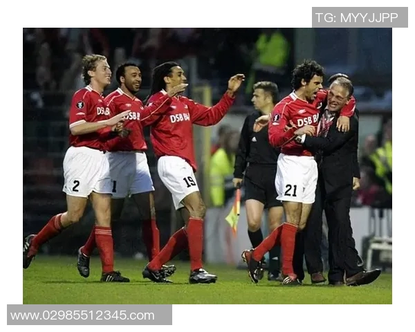 瓦尔韦克与埃蒙激战正酣谁能在这场对决中笑到最后