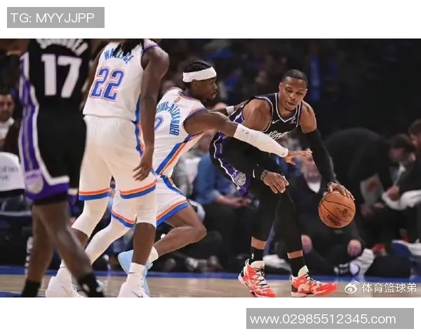 雷霆对阵猛龙威少精彩抢球瞬间引发全场欢呼