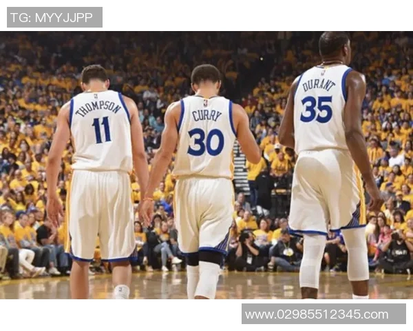 勇士与奇才激战25号2019赛季精彩回顾与赛场亮点分析