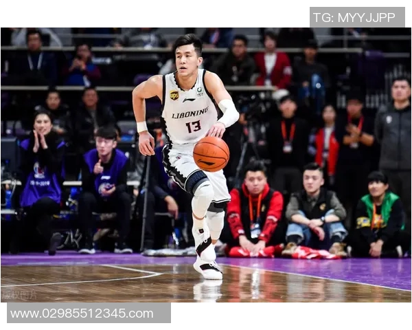 郭艾伦在篮球赛场上的成长历程与未来发展展望分析 郭艾伦在篮球赛场上的成长历程与未来发展展望分析