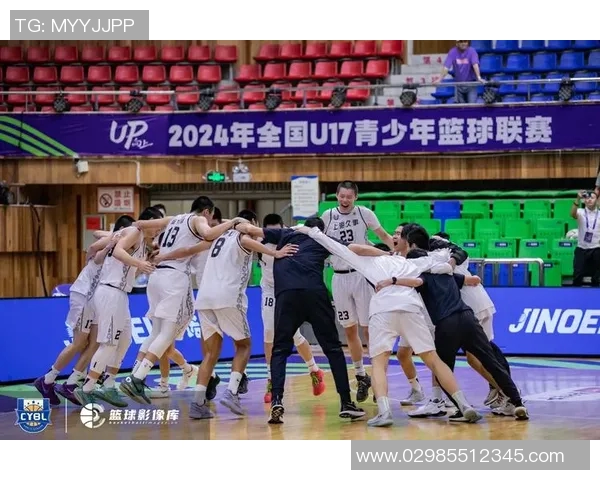 2014年上海男篮与浙江队激战回顾经典对决再现篮球魅力与激情 2014年上海男篮与浙江队激战回顾经典对决再现篮球魅力与激情