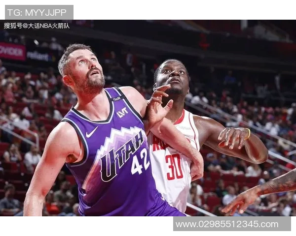 克林特卡佩拉如何在NBA赛场上展现出色的防守与进攻能力