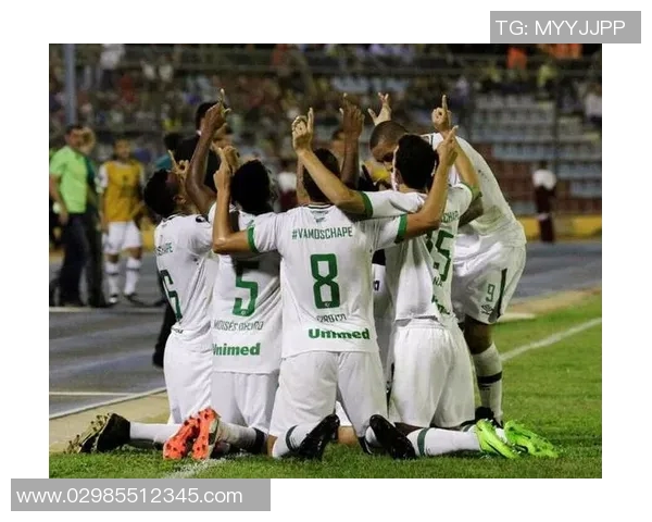 沙佩科与巴拉激战正酣球迷期待精彩对决与绝妙进球 沙佩科与巴拉激战正酣球迷期待精彩对决与绝妙进球